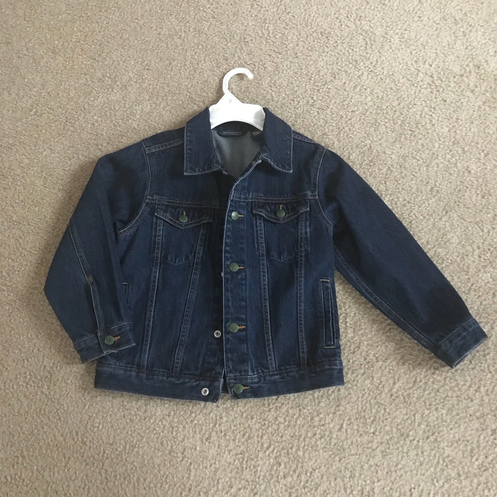OshKosh boys jean jacket 🌞